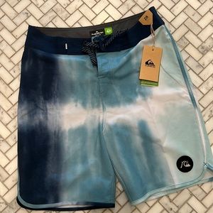 Boys brand new Quiksilver Surf Shorts, youth size 28/14
